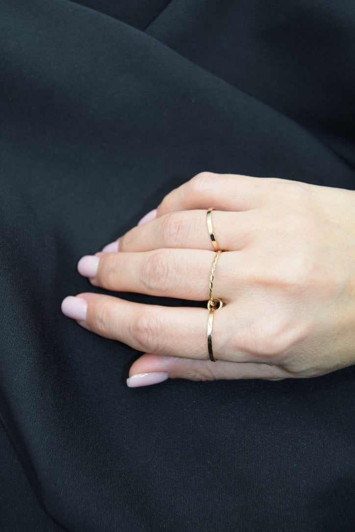 Threefold Elegance Ring 18K